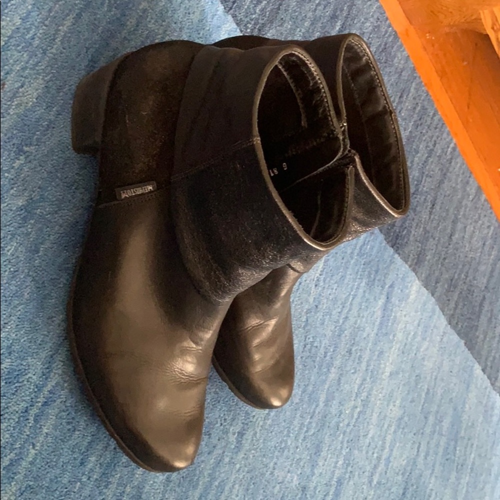 Mephisto booties 9 black